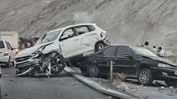 تصادف زنجیره ای