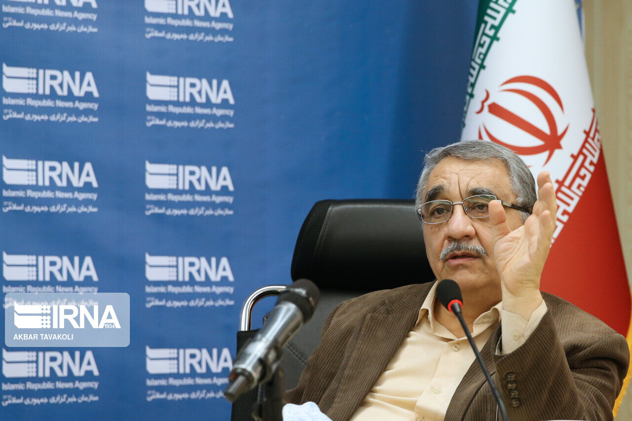 استاد سیاسی